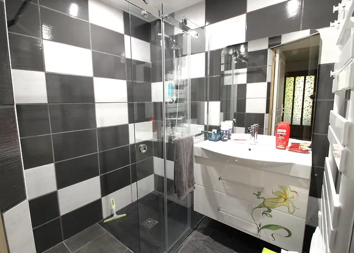 La Louviere Sauna Nature Centre A *